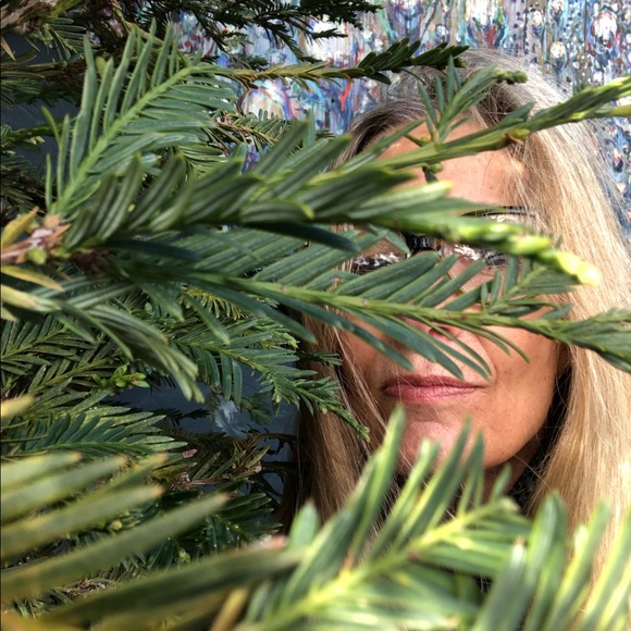 Meet your Posher, Susan - Picture 2 of 3